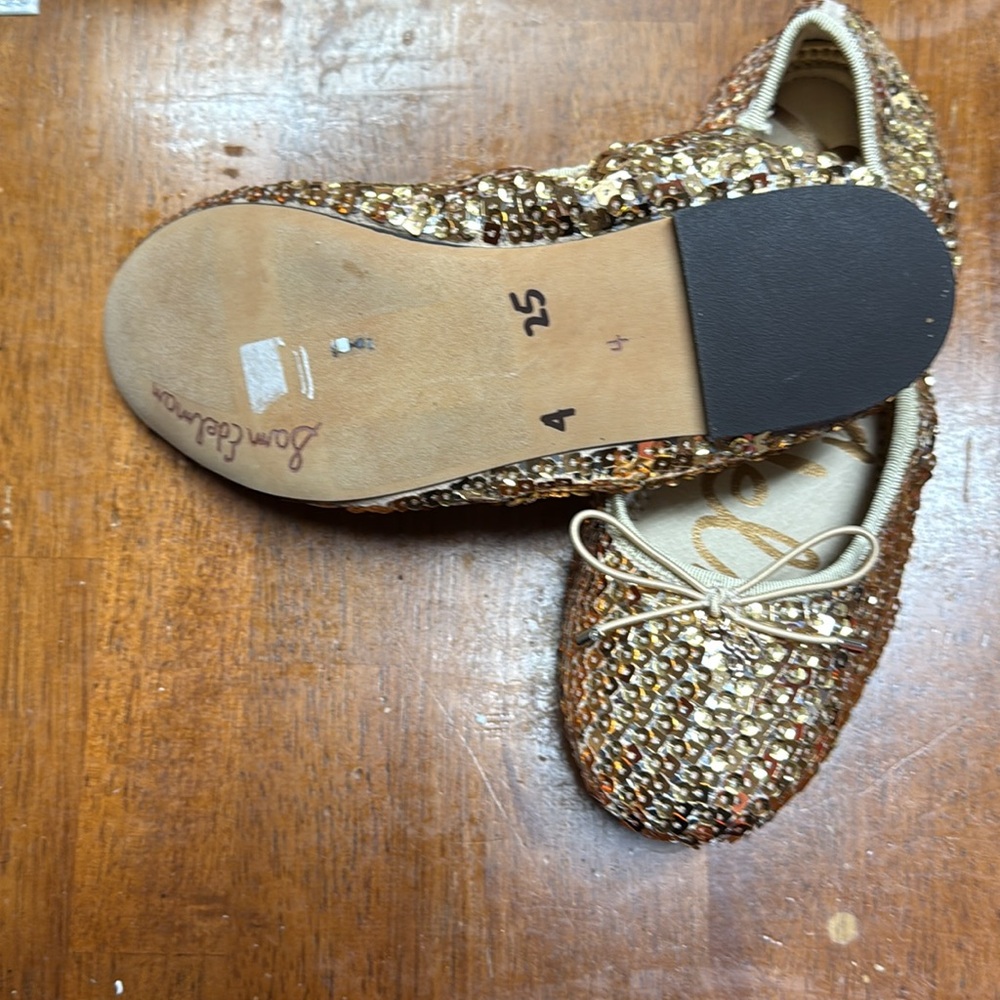 Sam Edelman Gold Moccasins with Sparkly Design. New never worn - Picture 2 of 4